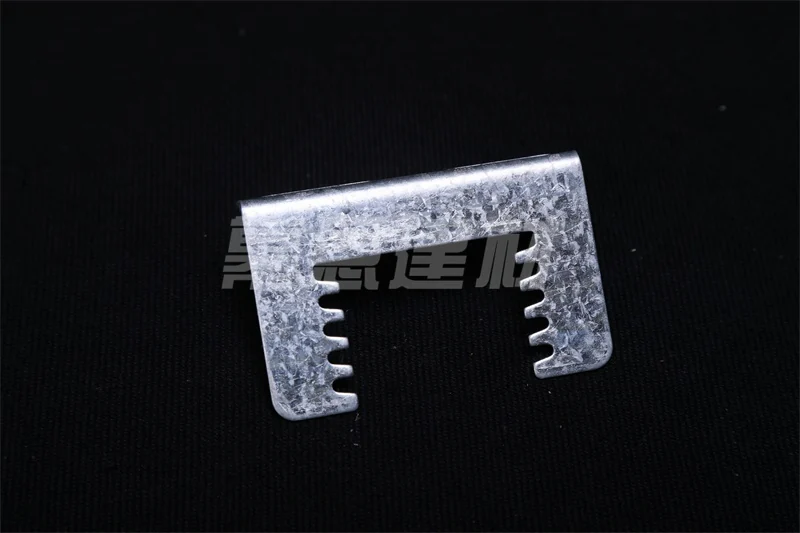 Metal clip for ceiling channel connections